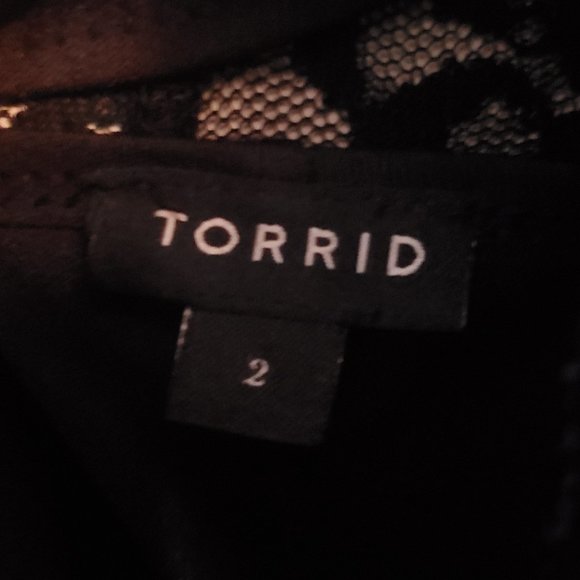 Black Lace Bodycon Dress - Picture 8 of 12